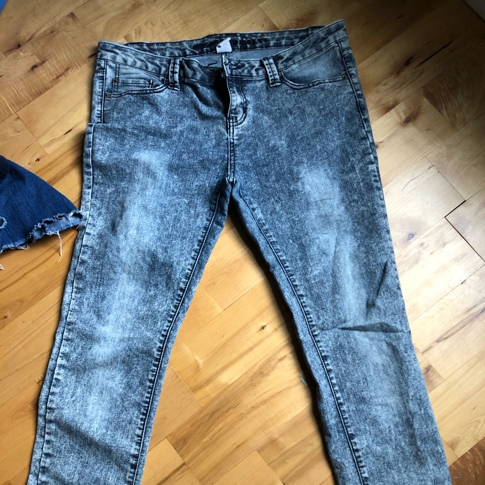 Acid washed jeans